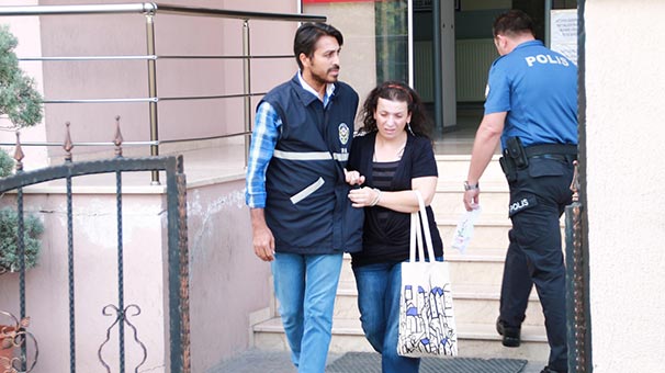 Bursa'da müşterinin pantolonunda unuttuğu 200 bin liralık dövizi bozduran terzi tutuklandı