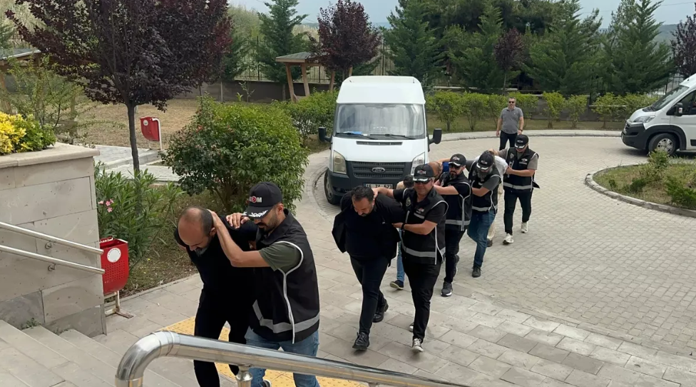 Bursa'da organize suç örgütü çökertildi