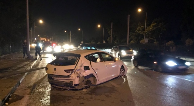 Bursa'da otomobiller çarpıştı: 4 kişi yaralı