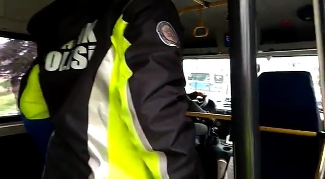 Bursa’da polis ekipleri toplu taşıma araçlarını sıkı denetime aldı 