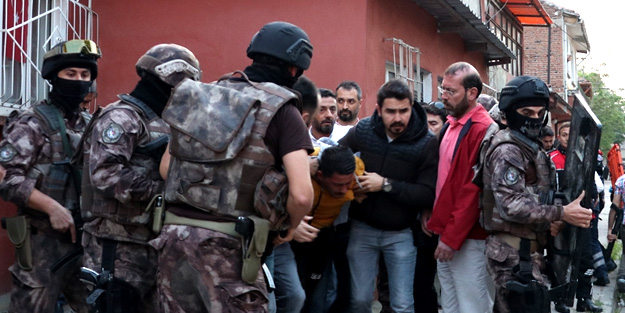 Bursa'da rehine krizi: 2 kişi vuruldu
