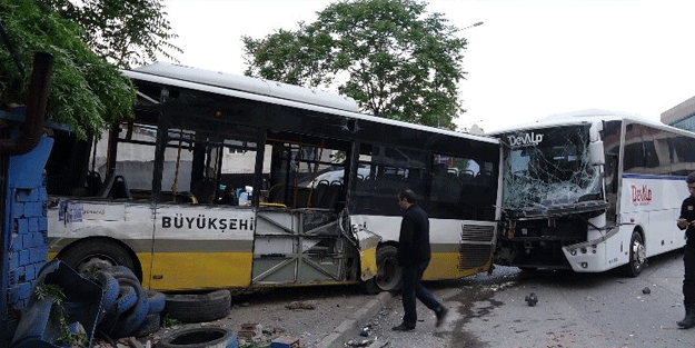 Bursa'da servis otobüsü ile halk otobüsü çarpıştı: 2 yaralı
