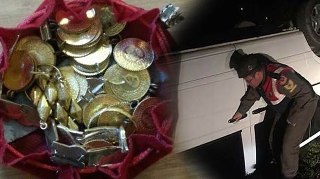 Bursa'da takla atan minibüsten kese dolusu altın çıktı