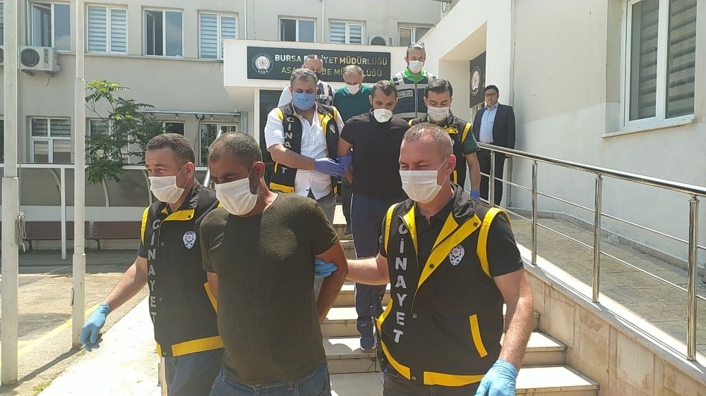 Bursa’da tekel bayi işletmecisini öldüren zanlı adliyeye sevk edildi 
