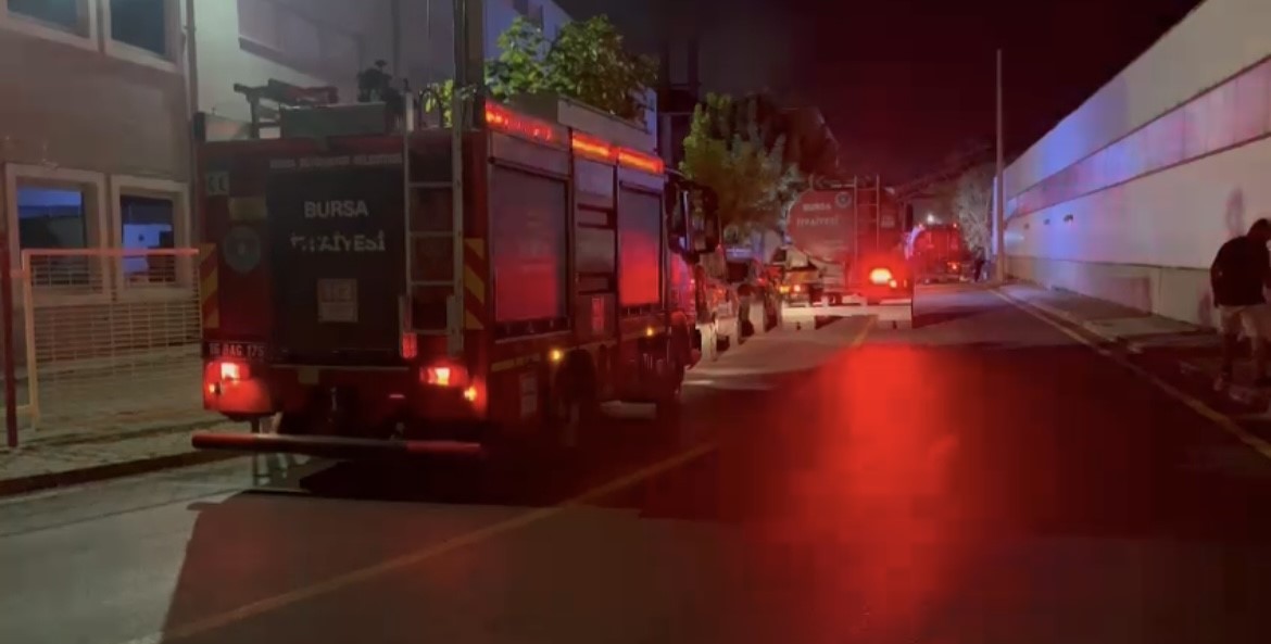 Bursa'da tekstil fabrikasında yangın