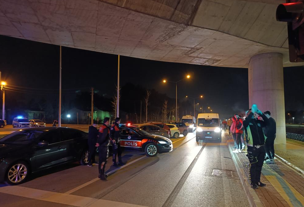 Bursa'da trafik kaazası! İki kişi yaralandı