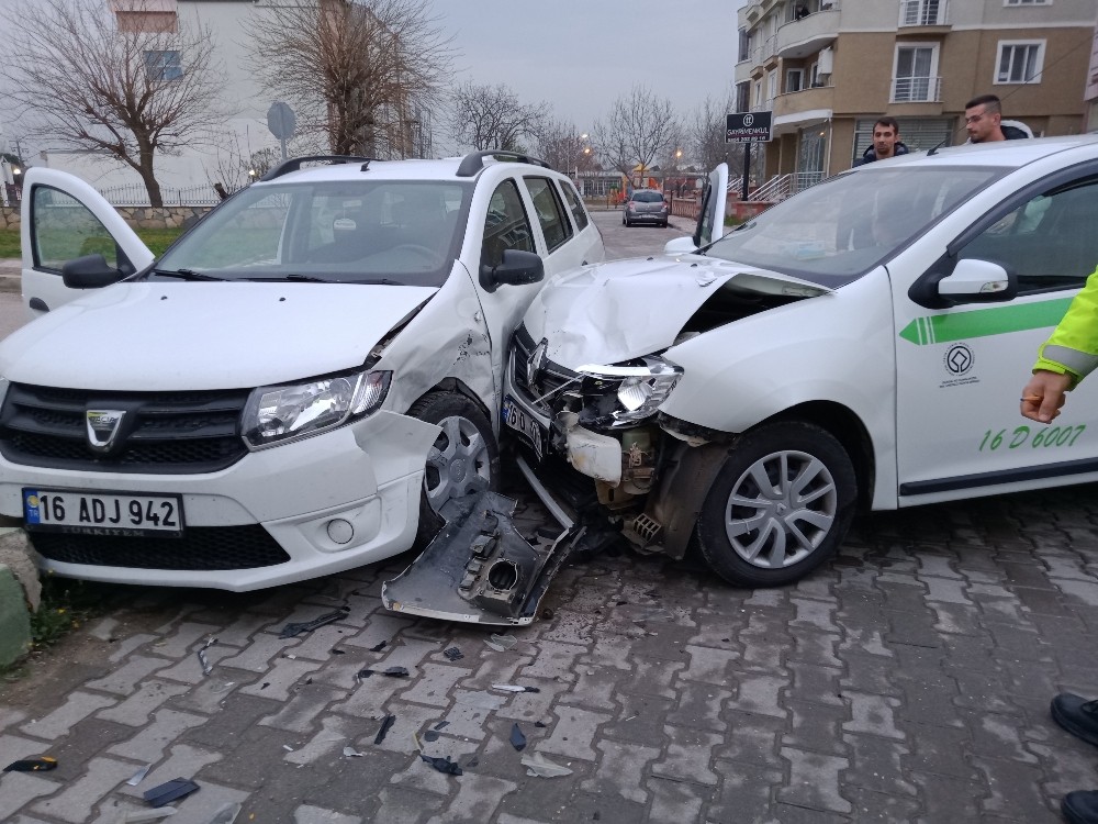 Bursa’da trafik kazası: 2 yaralı 