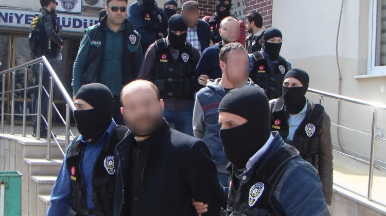 Bursa’da uyuşturucu çetesi çökertildi