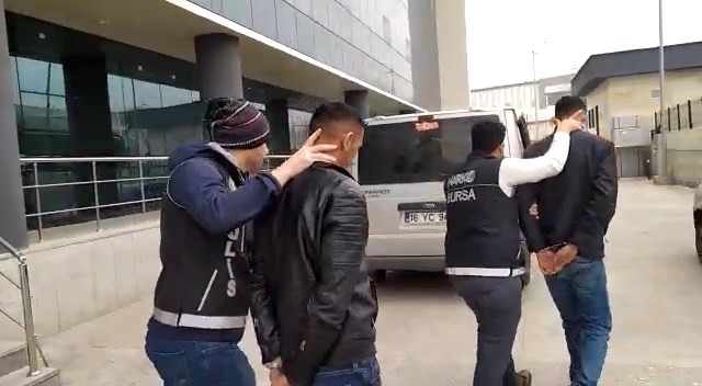 Bursa’da uyuşturucu operasyonu: 3 gözaltı 