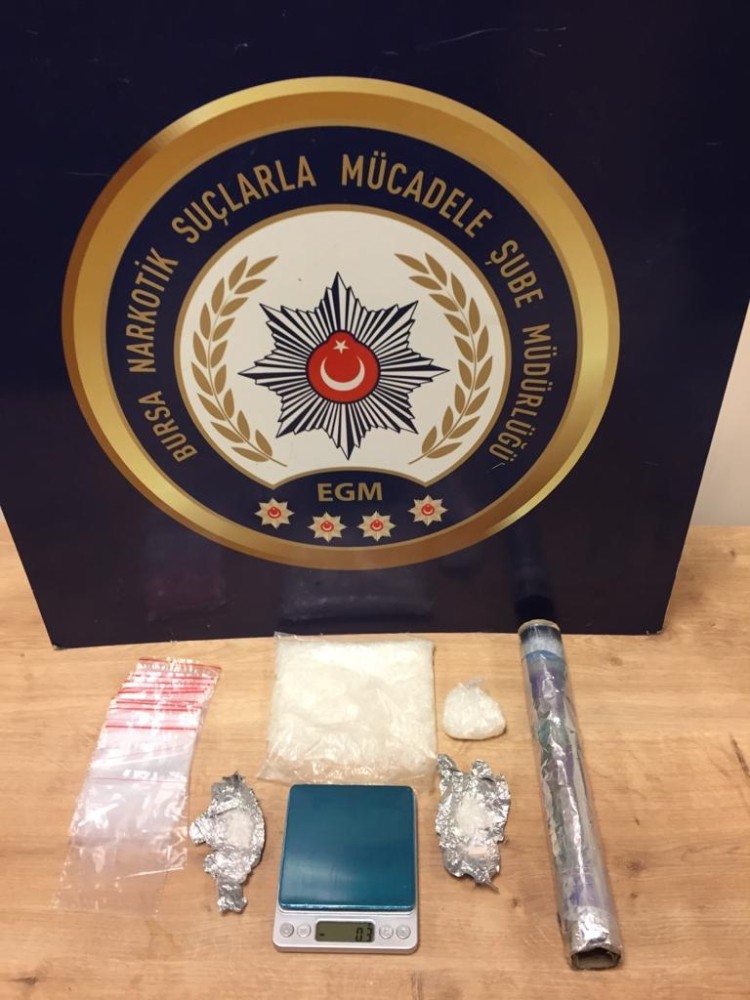 Bursa’da uyuşturucu operasyonu: 3 tutuklama 