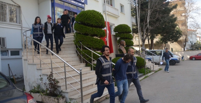 Bursa’da uyuşturucudan 2 kişi gözaltına alındı