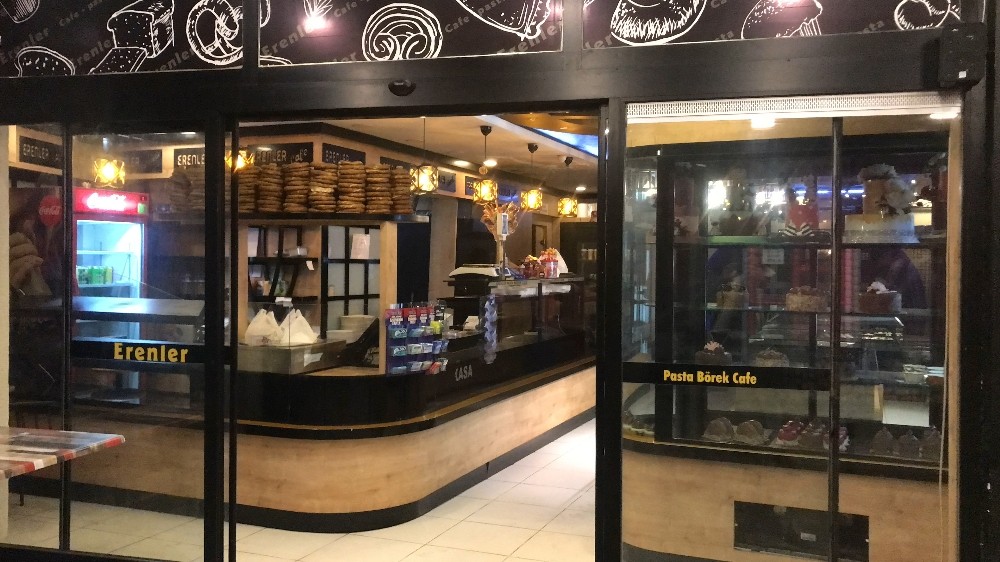 Bursa’da vatandaşlar fırın ve marketlere akın etti 