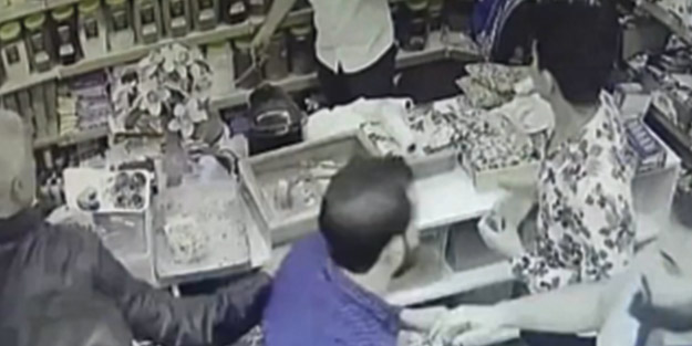 Bursa’da veresiye vermeyen marketçiyi öldüresiye dövdüler