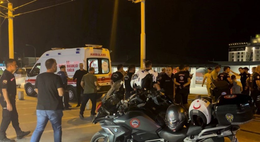 Bursa'da yan bakma tartışmasında kan aktı!