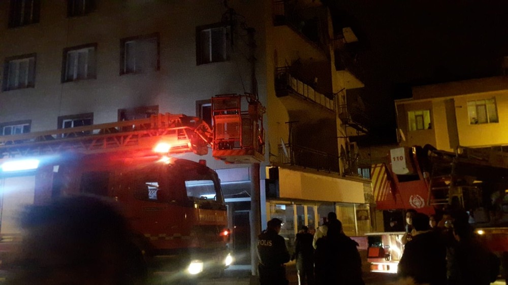 Bursa’da yangın mahalleliyi sokağa döktü 