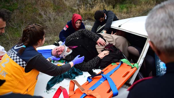 Bursa'da yaşlı kadın camdan fırladı