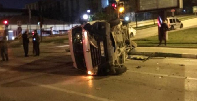 Bursa’daki trafik kazasında 3 kişi yaralandı