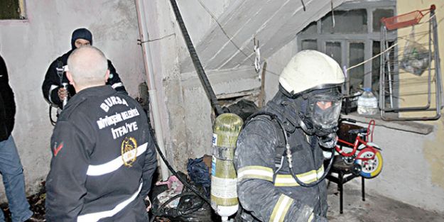 Bursa’daki feci yangında baba ile kızı can verdi