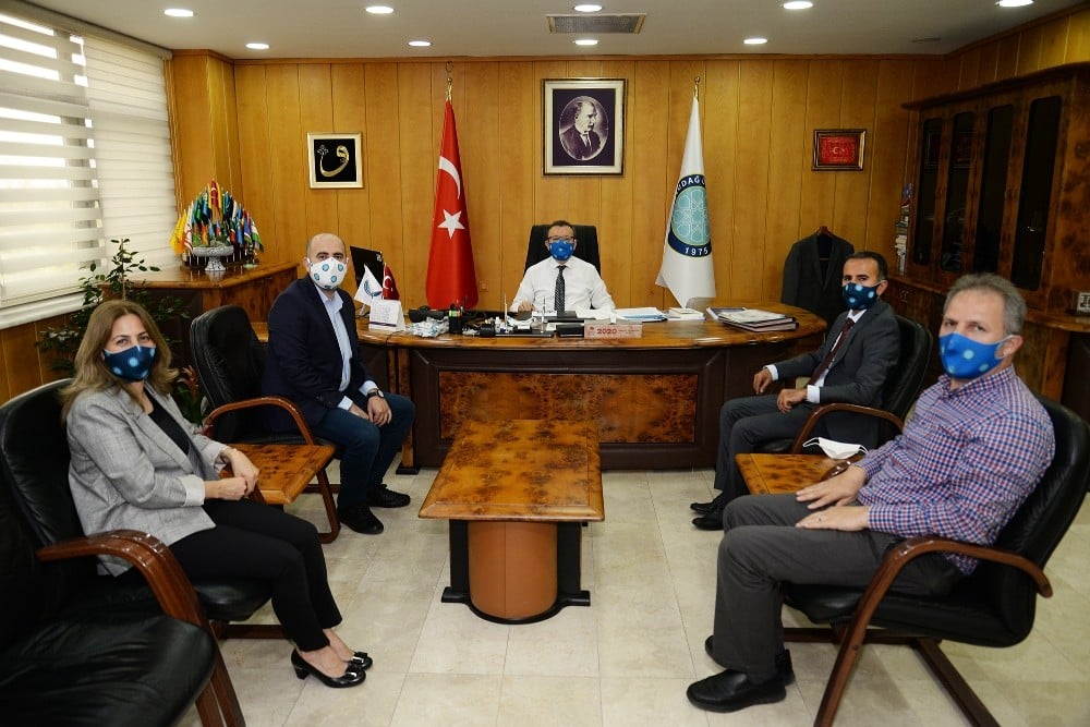 Bursa’dan spor devlerine maske 