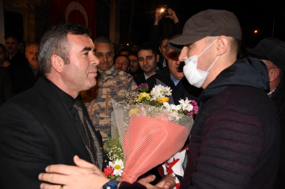 Bursalı gaziye coşkulu karşılama 