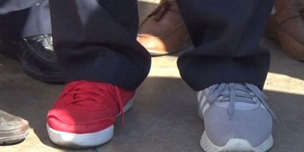 Bursalı postacılardan renkli ayakkabı eylemi