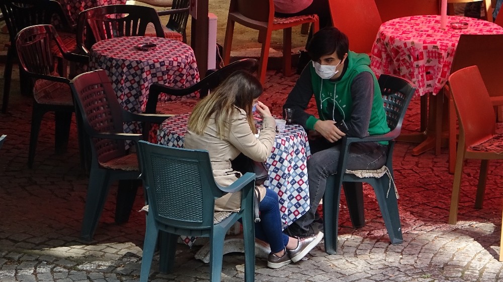 Bursalılar tarihî mekânlarda çay içmeyi özlemiş 