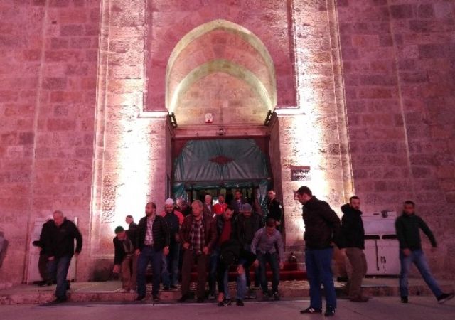 Bursalılar teröre karşı Ulucami'ye akın etti