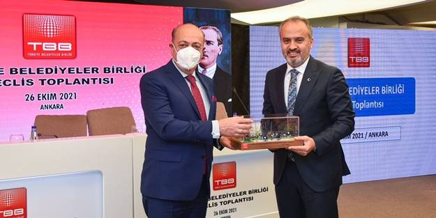 Bursa’nın ‘Güvenli Okul Yolu’ projesine ödül