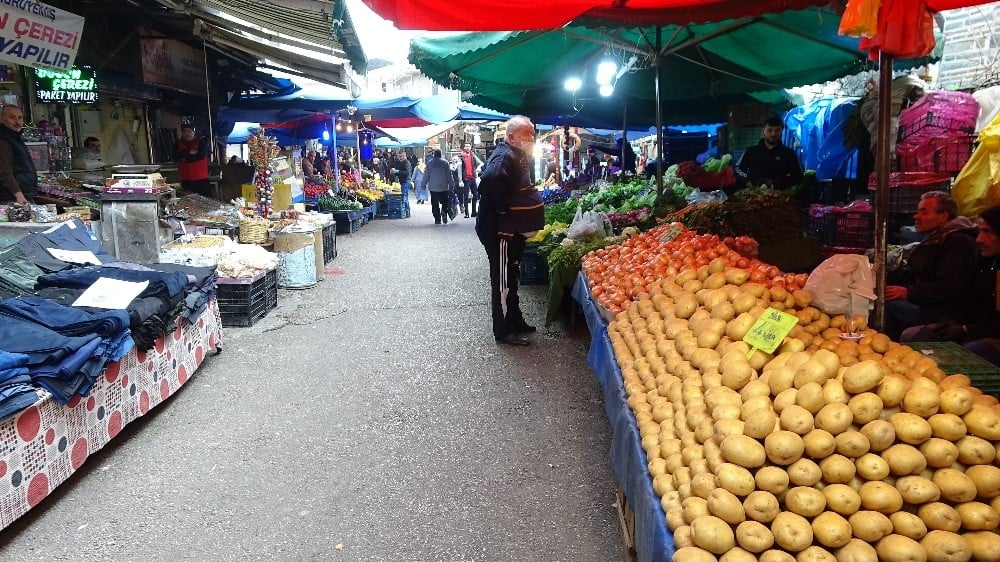 Bursa’nın tarihi pazarı boş kaldı 