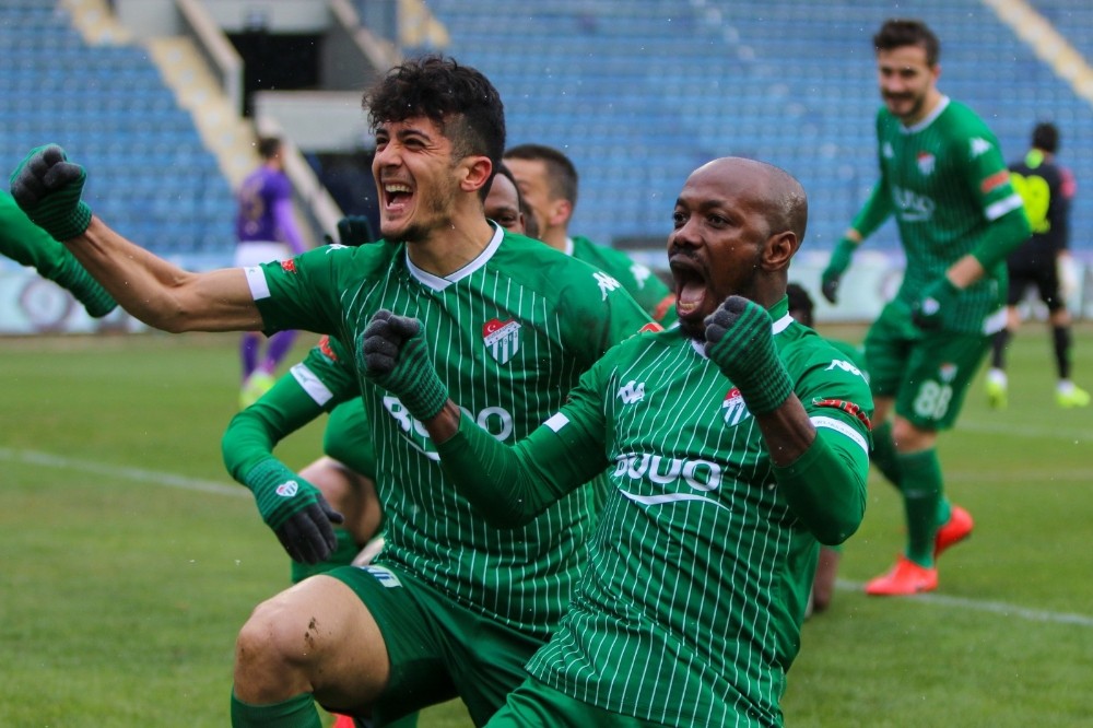 Bursaspor, Ankara’da ilkleri yaşadı 