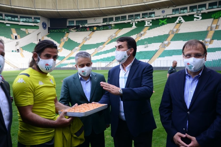 Bursaspor antrenmanına sürpriz ziyaret 