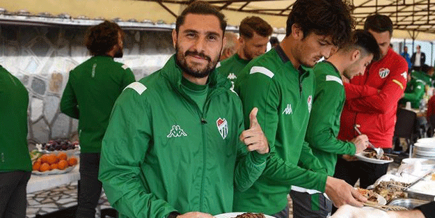 Bursaspor barbekü partisinde moral depoladı