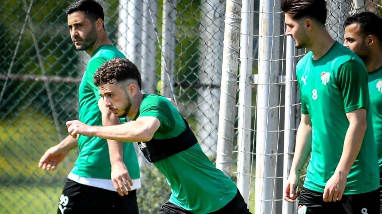 Bursaspor, Bornova 1877 maçına hazır
