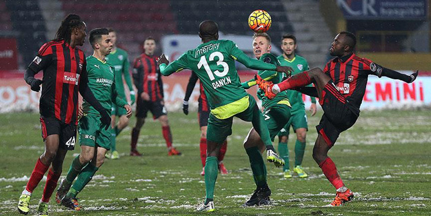 Gol düellosu Bursa'nın