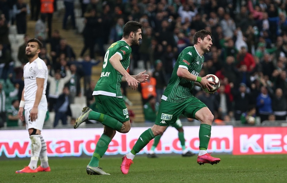 Bursaspor, İstanbul’da çıkış arıyor 