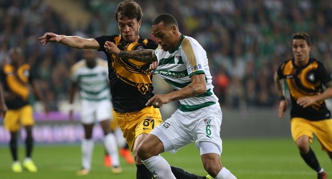 Bursaspor, Osmanlıspor'u 10 kişiyle geçti