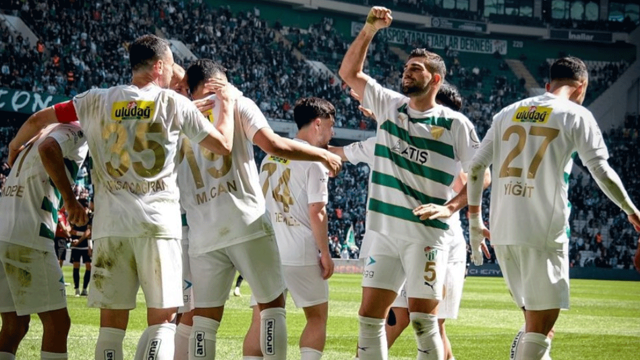 Bursaspor'a bir şeyler oldu