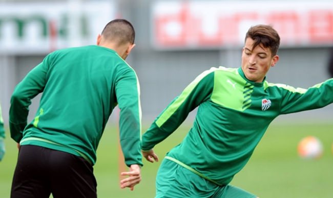 Bursaspor'da mesai sürüyor