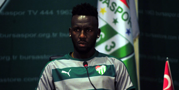 Bursaspor'da yıldız isim imzayı attı!
