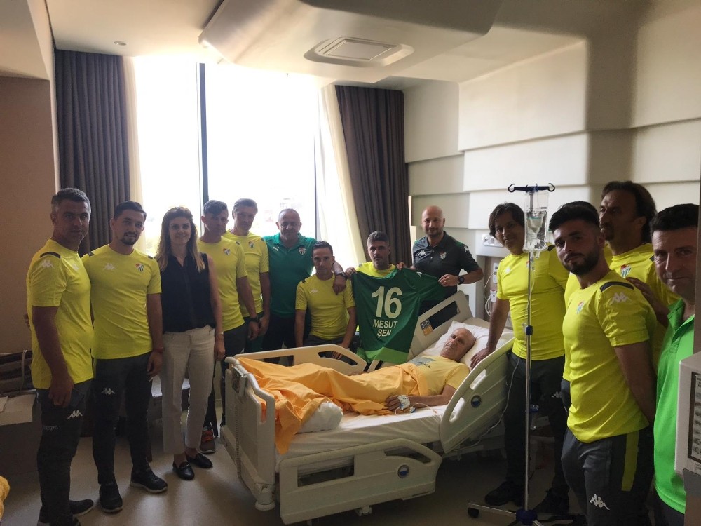 Bursaspor’un efsâne ismi Medicana Bursa Hastanesi’nde ameliyat oldu 