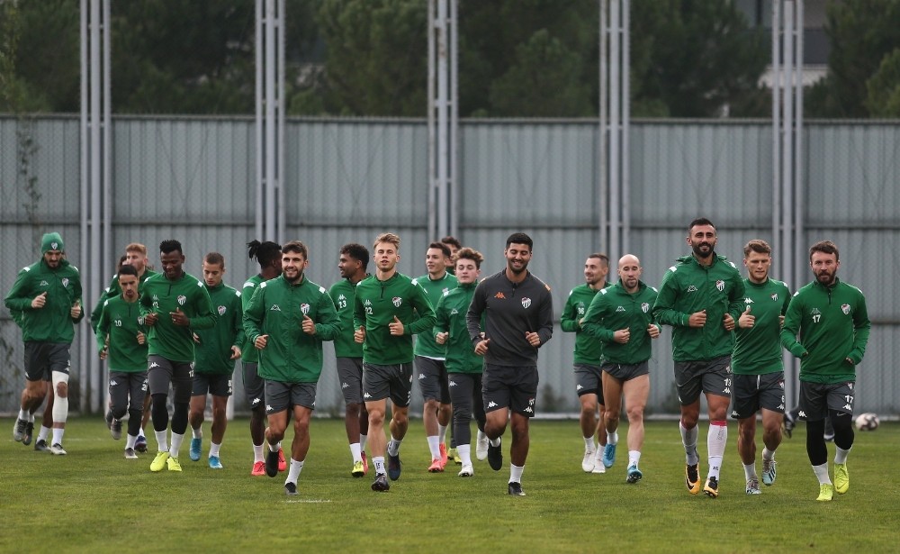 Bursaspor’un korona virüs testi sonuçları belli oldu 