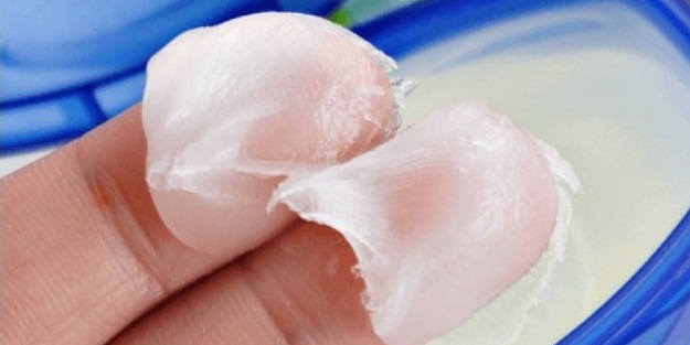 Burun kenarlarınıza vazelin sürerseniz...