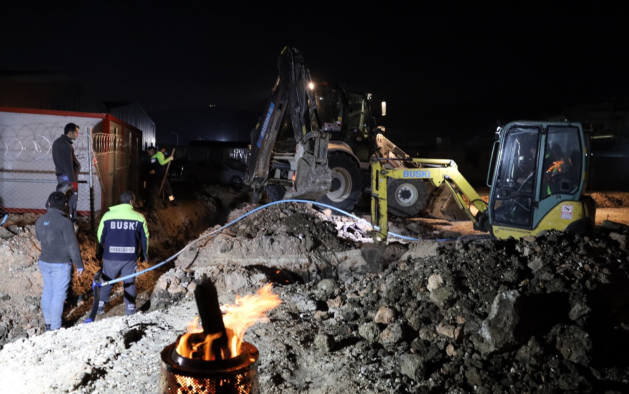 BUSKİ’nin Hatay’da da gecesi-gündüzü yok