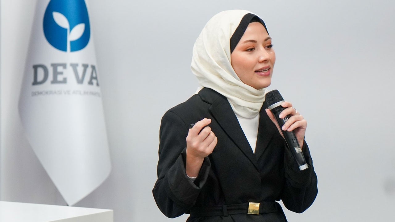 Büşra Sakınmaz bin pişman: Hiçbir güç bir daha bana CHP’ye oy verdiremez!