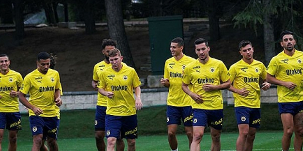 Bütçe çalışması yapıldı! Fenerbahçe 4 yıldızdan birine imza attıracak. Sen ne yaptın böyle İsmail Kartal? Görenler şaşkına döndü