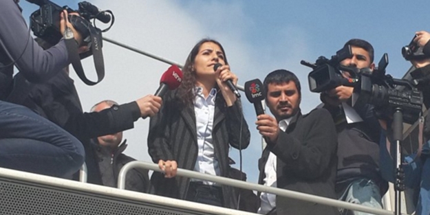 Erkek kardeşi PKK'da öldürüldü kız kardeşi hala YPG'de