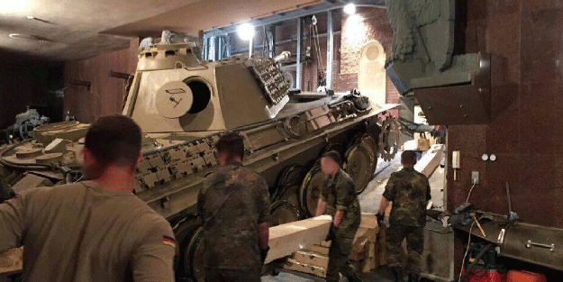 Bütün Almanya bunu konuşuyor! Evinin bodrumundan 2. dünya savaşından kalma tank çıktı