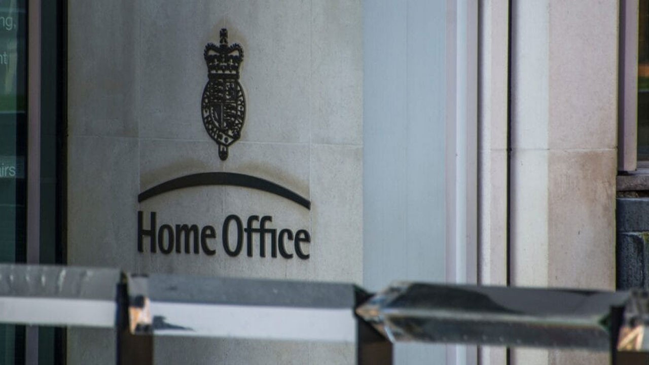 Bütün dünya bunu konuşuyor! O ülkede öğrenciler sınır dışı edilecek