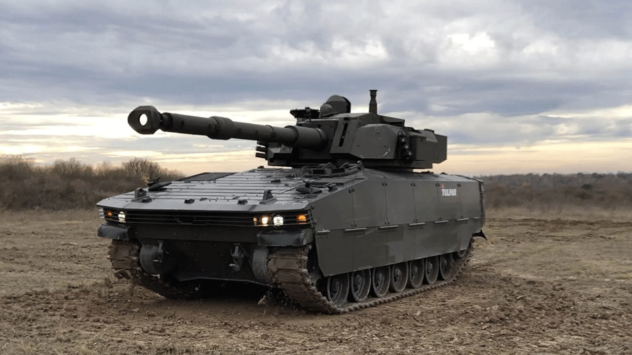 Bütün dünya Türk silahlarıyla donatılıyor: TB2 alan ülkeden şimdi de TULPAR hamlesi!!!