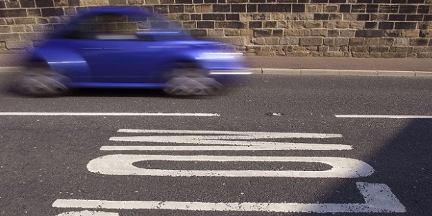 Bütün ülke şaşkın! 1377 km hızdan ceza yedi